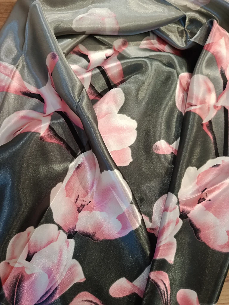 Vierkante sjaal. Grijs en roze – photo 7